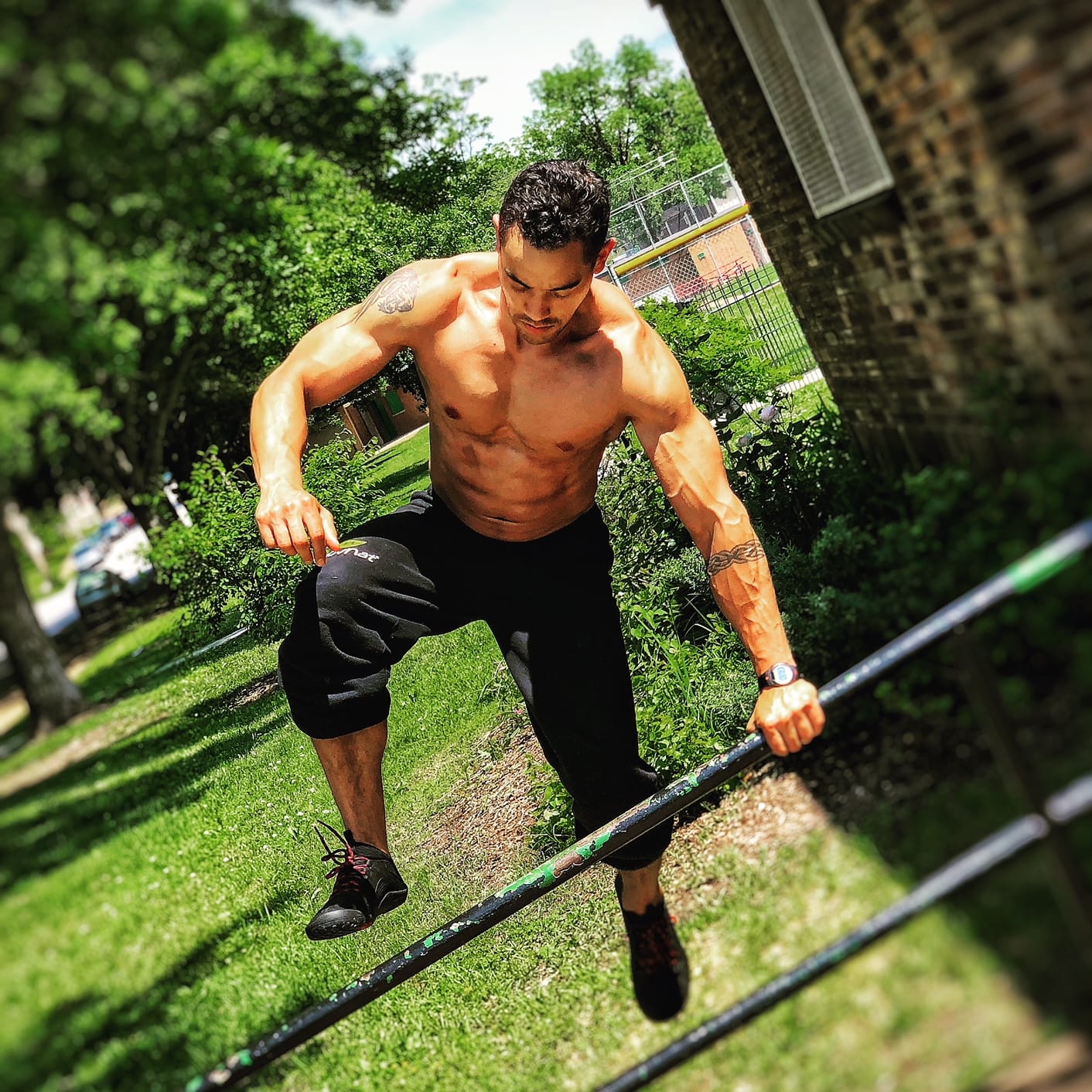 6 Natural Movements That Are Better Than Crunches, Sit-ups, and Planks