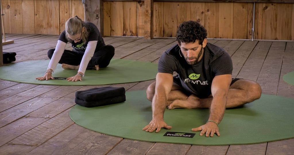 Yoga and MovNat Mobility – What’s the Difference?